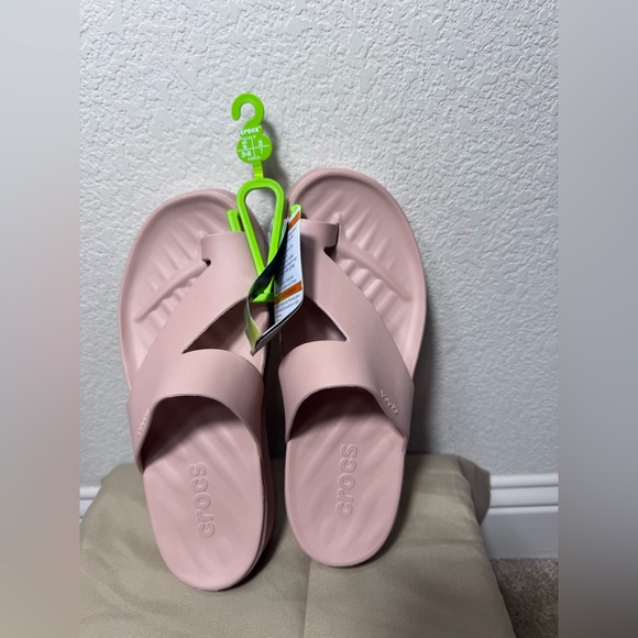 CROCS Shoes - CROCS Women's Getaway Platform Toe Loop Slide Sandals Size 9 Nude/beige pinkish